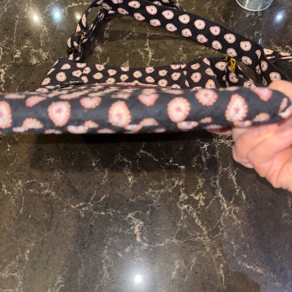 Vera Bradley 2006 Black Paisley Crossbody Bag -11.5”x 9.5”W -Zipped Pockets - Picture 9 of 9